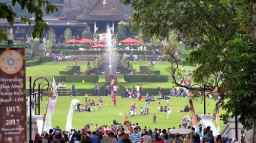 Top 10+ Spot Foto &amp; Harga Tiket Masuk Kebun Raya Bogor Terbaru, Wahana dll