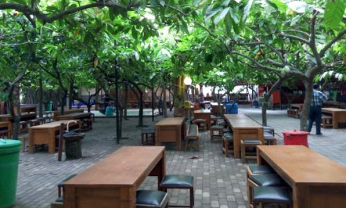 1. Kampung Coklat, 2. Taman Kebon Rojo, 3. Pantai Tambakrejo, 4. Pantai Pangi, 5. Perkebunan Teh Sirah Kencong, 6. Pantai Serang, 7.&nbsp;Blitar Park, 8. Petilasan Rambut Monte, 9. Candi Penataran, 10. Pantai Peh Pulo, 11. Goa Embultuk, 12. Candi Gambar Wetan, 13. Situs Arca Warak, 14. Candi Kotes, 15. Candi Sawentar, 16. Makam Bung Karno, 17. Istana Gebang, 18. Water Park Sumberudel, 19. Desa Wisata Semen, 20. Wisata Sejarah Monumen Trisula, 21. Penangkaran Rusa Maliran, 22. Agrowisata Karangsari Blitar, 23. Gunung Butak, 24. Pantai Gondo Mayit, 25. Air Terjun Coban Wilis, 26. Air Terjun Sirah Kencong, 27. Air Terjun Grenjeng, 28. Air Terjun Jurug Bening&nbsp;, 29. Objek Wisata Alam Pacuh, 30.&nbsp;Pantai Umbul Waru, 31. Curug dan Kedung Badrun, 32.&nbsp;Air Terjun Lawean, 33.&nbsp;Pantai Jolosutro, 34. Arung Jeram Soko Adventure Blitar, 35. Goa Maria Sendang Rejo, 36. Gardu Pandang Perkebunan Gambar, 37. Omah Djadoel, 38. Gunung Kelud, 39. Air Terjun Kedung Entong, 40.&nbsp; Air Terjun Tirto Galuh, 41. Taman Jurug Goa Luweng Prodo, 42. Bukit Teletubies Blitar, 43. Hutan Pinus Gogoniti, 44. Kampung Afrika Blitar, 45. Gunung Butak, 46. Pantai Pasur, 47. Pantai Serit, 48. Monumen PETA, 49. Wisata Alam Paco, 50. Bendungan Serut, 51. Arca Gamprang, 52. Candi Simping, 53. Jurug Moncar, 54. Candi Mleri, 55. Candi Kalicilik, 56. Alun-alun Blitar, 57. Blitar Green Park, 58. Taman Pecut, 59. Fish Garden Blitar, 60. Kaloka Lodoyo, 61. Pemandian Sumur Amber Kandangan, 62. Bendungan Wlingi Raya, 63. Taman Idaman Hati Wlingi Blitar, 64. Villa Puncak Pesanggrahan Tambakrejo, Top 64+ Tempat Wisata di Blitar Terbaru & Paling Hits yang Wajib Dikunjungi