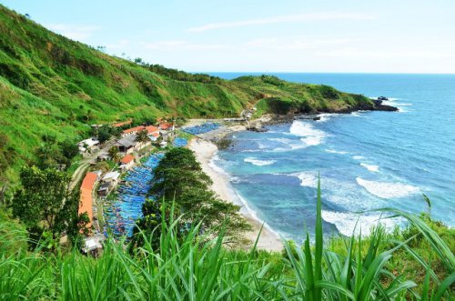 Keindahan Pantai Menganti Kebumen yang Tersembunyi
