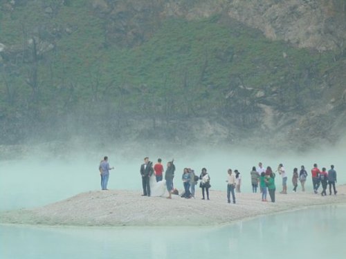 Wisatawan Kawah Putih Ciwidey