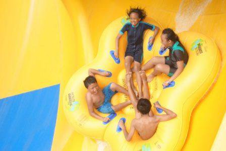Wahana di Snowbay TMII, 12. Typhoon River, Fasilitas di Snowbay TMII, Jam Buka Snowbay , Harga Tiket Snowbay Waterpark Terbaru , Info Contact Pengelola Snowbay, Kuliner di Snowbay, Harga Tiket Snowbay TMII, Coba 12+ Wahana Permainan Serunya