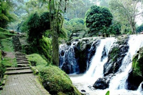 Liburan Seru ke Objek Wisata Curug Maribaya Lembang Bandung
