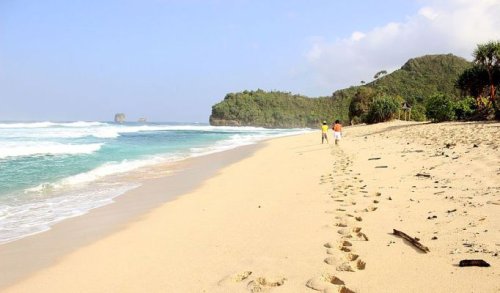 Lokasi Pantai Goa China Malang, Sejarah wisata Goa China, Fasilitas wisata di Goa China, Rute Menuju Pantai, Harga Tiket Masuk ke Pantai Goa China, Keunikan Pantai, Goa China, Pantai Goa China, Pantai Terindah Di Malang yang Harus Dikunjungi&nbsp;