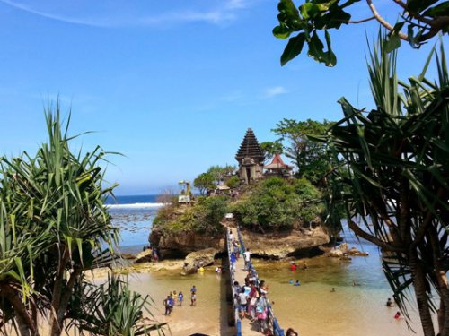 Top 10+ Destinasi Wisata Pantai Malang Paling Eksotis &amp; Terbaik Dikunjungi!
