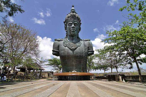Profil Pulau Bali Menjadi Pulau Dewata, Pesona Pulau Bali&nbsp;yang Mendunia, Destinasi Wisata Pulau Bali yang Populer, Patung Garuda Wisnu Kencana Bali, Harga Tiket GWK, Lokasi&nbsp;Patung Garuda Wisnu Kencana, Rute Menuju Lokasi Patung GWK, Keistimewaan Patung Garuda Wisnu Kencana, Jadwal Event di GWK, Garuda Wisnu Kencana (GWK): Harga Tiket, Daya Tarik, Fasilitas!