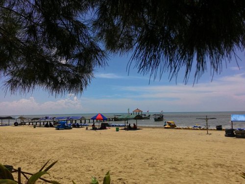 1. Pantai Karang Jahe, 2. Pantai Caruban, 3. Jembatan Merah Hutan Mangrove, 4. Dampo Awang Beach (Taman Rekreasi Pantai Kartini), 5. Alun &ndash; Alun Rembang, 6. Watu Congol Lasem, 7. Tiongkok Kecil Heritage Lasem, 8. Gunung Lasem, 9. Air Terjun Pasucen, 10. Watu Layar, 11. Pantai Nyamplung Indah, 12. Waduk Panohan, 13. Wisata Gunung Kajar, 14. Waduk Lodan (Embung Lodan), 15. Pantai Pasir Putih Wates, 16. Pantai Binangun, 17.&nbsp;Pantai Jati Sari, 18. Air Terjun Kali Mancur, 19. Air Terjun Kedung Grenjeng, 20. Gunung Argopuro Lasem, 21. Museum RA Kartini, 22. Wana Wisata Kartini Mantingan, 23. Klenteng Cu An Kiong Lasem, 24. Masjid Jami&rsquo; Lasem, 25. Wana Wisata Sumber Semen, 26. Lawang Ombo, 27. Vihara Ratanavana Arama, 28. Petilasan Sunan Bonang, 29. Taman Indah Pantai Balongan, 30. Masjid Agung Alun &ndash; Alun Rembang, 31. Situs Perahu Kuno Punjulharjo, 32.&nbsp;Pulau Gede Rembang, 33. Pulau Karang Gosong, 34. Rumah Pohon Igir Wringin, 35.&nbsp;Bukit Pencu Blora, 36. Juwana Water Fantasy, Top 36+ Tempat Wisata di Rembang Terbaru & Paling Hits yang Wajib Dikunjungi