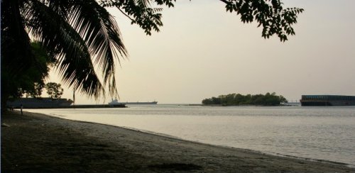 1. Pantai Kelapa Tujuh, 2. Pulau Merak Besar, 3. Pulau Merak Kecil, 4. Gunung Batu Lawang, 5. Pantai Anyer Cilegon, 6. Rawa Arum Cilegon, 7. Gunung Batur, 8. Krakatau Country Club, 9. Masjid Agung Nurul Ikhlas, 10. Kolam Renang Metro, 11. Cagar Alam Gunung Tukung Gede, 12.&nbsp;Bukit Teletubbies, 13. Batu Gambir, 14. Caf&eacute; Oregano, 15.&nbsp;Cilegon Green Waterpark, 16. Krakatau Bike Park, 17. Sate Bebek Asmawi di Jombang Cilegon, 18. Kratau Junction Infinite Jogging Track, 19. Taman Coca Cola, 20. Masjid Sumpah, 21. Alun-Alun Cilegon, 22. Waduk Krakatau Steel, 23. Mayfield Mall, 24. Wisata Kuliner di Saung Edi, 25. Krakatau Jungle Park, 26. Istana Pasir Temiang, 27. Pantai Pulorida, 28. Villa Ternak Cikerai, 29.&nbsp;Landmark Cilegon, 30. Keindahan Puncak Ciperahu, 31. Kampung Lukis, 32. Kampung Wisata UMKM, 33. Agrowisata Waras Farm, 34. Wisata&nbsp;Gunung Pinang, 35. Taman Layak Anak Cilegon, 36. Pantai Tanjung Sari, 37. Pantai Mabak Cilegon, 38. Cilegon Park, Top 38+ Tempat Wisata di Cilegon Terbaru & TerHits yang Wajib Dikunjungi
