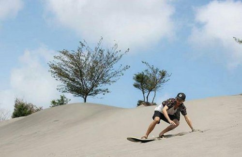 Gumuk Pasir Parangkusumo: Rute Lokasi, Harga Tiket, Fasilitas, Daya Tarik dll