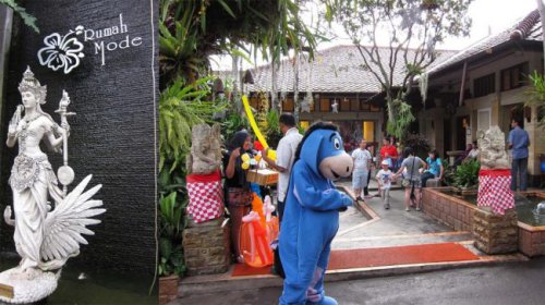 Rumah Mode Bandung Hits, Factory Outlet Terbesar &amp; Terlengkap!