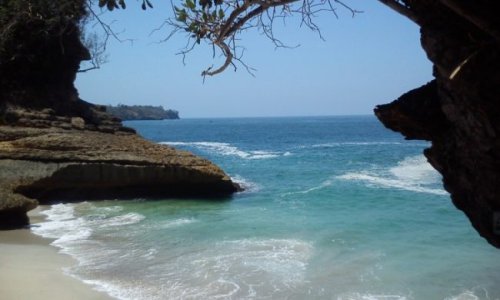 1. Pantai Dadap, 2. Wisata Pohon Randu Gede, 3. Jembatan Terusan Indramayu, 4. Scince Center Mutiara Bangsa, 5. Pulau Biawak Indramayu, 6. Taman Tjimanoek, 7. Waduk Cipancuh Indramayu, 8. Hutan Mangrove Karangsong, 9. Tugu Perjuangan, 10. Pantai Glayem, 11. Agung Fantasi Waterpark, 12. Kolam Pemancingan Wanguk, 13.&nbsp; Alun &ndash; alun Indramayu, 14. Situ Bolang, 15. Situs Buyut Banjar, 16. Pantai Balongan Indah, 17. Pantai Tanah Merah Eretan, 18.&nbsp; Taman Rusa Bumi Patra, 19. Wisata Tiga Bintang Firdaus, 20. Agung Fantasi water Park, 21. Waterboom Bojongsari, 22. Pantai Eretan, 23. Agrowisata Mangga, 24. Pantai Tebing Patrol, 25. Pantai Cibugel, 26. Pantai Solikin, 27. Pantai Limbangan, 28. Waterboom Tirta Djaya, 29.&nbsp;Curug Citayam Indramayu, 30. Masjid Agung Indramayu, 31. Pantai Rembat, 32.&nbsp;Monumen Bumi Patra, 33. Pantai Karangsong, 34. Pantai Tirtamaya, Top 34+ Tempat Wisata di Indramayu Terbaru & Paling Hits yang Wajib Dikunjungi