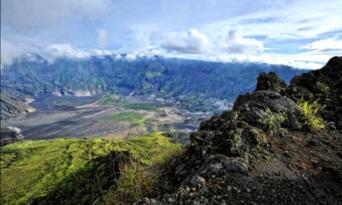1. Gunung Tambora, 2. Wisata Pulau Bungin, 3. Wisata Air Terjun Agal, 4. Wisata Gili Bedil, 5. Wisata Goa Liang Petang, 6. Wisata Pantai Tropical Sumbawa, 7. Wisata Pantai Maluk Sumbawa Barat, 8. Wisata Masjid Agung Darussalam, 9. Wisata Pulau Paserang, 10. Wisata Pulau Kenawa, 11. Wisata Pantai Sili, 12. Wisata Desa Mantar, 13. Wisata Pantai Tanjung Pasir Pulau Moyo, 14. Wisata Pantai Maci, 15. Wisata Lindung Poto Jarum, 16. Wisata Air Terjun Mata Jitu, 17. Wisata Istana Tua Dalam Loka, 18. Wisata Pantai Kertasari, 19. Wisata Pantai Kencana, 20. Wisata Pantai Lapade, 21. Wisata Pantai Rantung, 22. Wisata Pantai Lawar, 23. Wisata Semongkat, 24. Wisata Gili Keramat, 25. Wisata Istana Bala Kuning, 26. Wisata Desa Tepal, 27. Liang Bukal, 28. Situs Aik Renung, 29. Wisata Air Terjun Kalela, 30. Jembatan Samota yang Ikonik, 31. Pantai Ai Loang, 32. Teluk Saleh, Top 32+ Tempat Wisata di Sumbawa Terbaik & Terhits yang Wajib Dikunjungi!