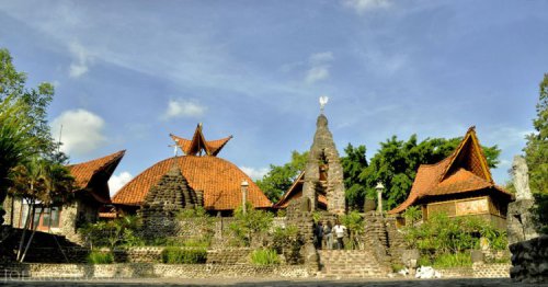 Top 9+ Gereja &amp; Perayaan Natal Paling Unik di Indonesia Untuk Liburan Akhir Tahun dan Tahun Baru&nbsp;