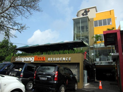 Top 17+ Hotel Dekat Simpang Lima Semarang dari Rp100K, Murah &amp; Mewah!