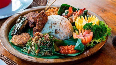 Top 10+ Rekomendasi Tempat Makan Nasi Campur di Ubud Paling Enak
