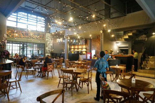 Top 16+ Tempat Nongkrong Malam di Surabaya Terhits &amp; Terbaik Cozy Banget!