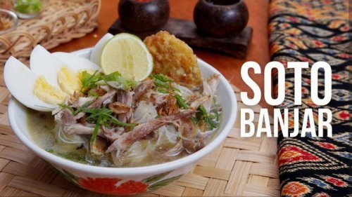 1. Soto Banjar, 2. Sop Banjar, 3. Nasi Kuning Banjar, 4. Gangan Paliat, 5. Mandai, 6. Nasi Itik Gambut, 7. Kue Bingka, 8. Apam Barabai, 9. Ketupat Kandangan, 10. Lontong Orari, 11. Ayam Cincane, 12. Habang Banjar, 13. Cacapan Asam, 14. Sayur Kambang Tigarun, 15. Ipau, 16. Laksa, 17. Amparan tatak, 18. Kalangkala, 19. Dodol Kandangan, 20. Lamang, 21. Gangan Asam Banjar, 22. Iwak Pakasam, 23. Gangan humbut, 24. Sate tulang, 25. Sate Payau, 26. Bubur Baayak, 27. Sop Mutiara, 28. Apam Batil, 29. Kue Rangai, 30. Brownies Labu, 31. Sambal Acan, 32. Hekeng, 33. Ikan Patin Baubar, 34. Ikan Seluang Goreng, 35. Otak-Otak Ikan Pipih, Top 35+ Makanan Khas Kalimantan Selatan Legendaris & Terkenal yang Wajib Dicoba