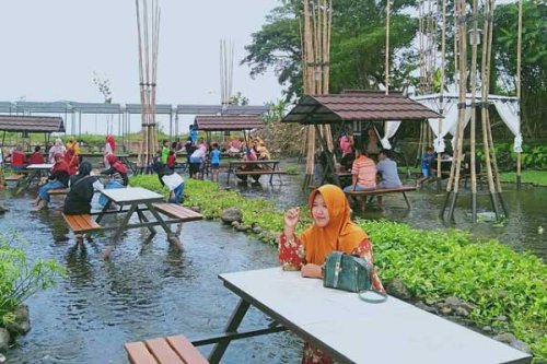 Top 10+ Foto Rowo Jombor Klaten, Harga Tiket, Aktivitas Seru, Daya Tarik dll