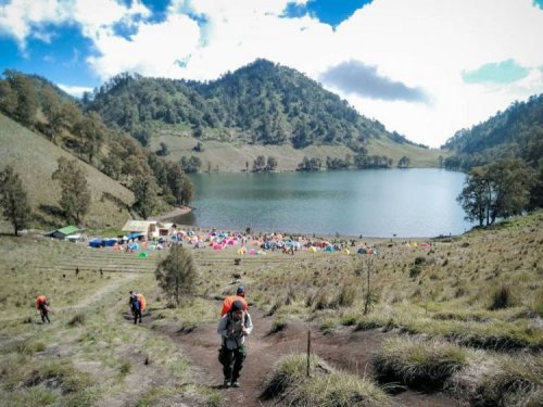 Pendakian Gunung Semeru: Rute Perjalanan, Estimasi Waktu, Tiket &amp; Tips