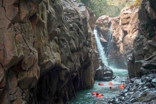 Curug Cikuluwung Pamijahan: Harga Tiket, Wahana, Spot Instagramable