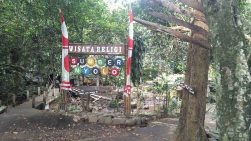 Sumber Nyolo Karangploso: Harga Tiket, Daya Tarik, Fasilitas Pemandian!