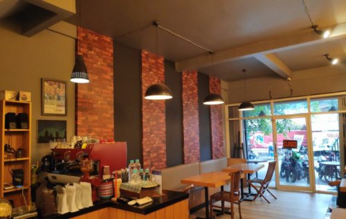 Top 17+ Cafe Unik di Jakarta yang Romantis &amp; Instagramable Banget