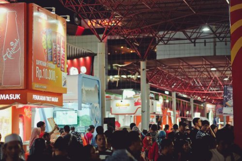 Tidak Hanya Produk Ibukota, Diskon Besar-besaran dari Ribuan Stand, Panggung Konser Akbar Musisi Lintas Genre, Aneka Event Seru Yang Nggak Boleh Terlewatkan, Serunya Pekan Raya Jakarta, Dari Diskon Besar Hingga Konser Akbar
