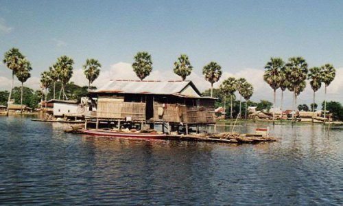 1. Danau Tempe, 2. Bukit Kalola Wajo, 3. Air Terjun Sumpang Puli, 4. Situs Tosora Wajo, 5. Rumah Adat Atakkae, 6. Saoraja Mallangga, 7. Perkampungan Sutera Pakkanna, 8. Masjid Darussalam Belawa, 9. Kolam Renang Syariah NBS, 10. Kolam Renang Kalola, 11. Allangkanangnge, 12. Makam Puang Massora, 13. Situs Geddonge, 14. Masjid Agung Ummul Qura, 15. Makam Pahlawan Nasional La Maddukulleng, Top 15+ Tempat Wisata di Wajo Terbaik & Paling Hits yang Wajib Dikunjungi