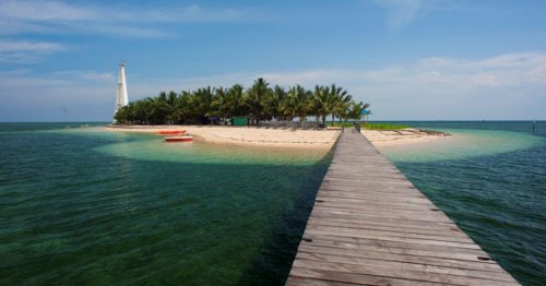 Top 6+ Pantai di Bontang Paling Indah &amp; Populer dengan Pasir Pantai Putih