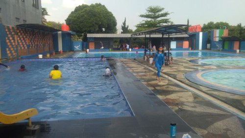 Top 12+ Kolam Renang di Cimahi Terbesar &amp; Terbaik, Wahana Waterpark Lengkap!