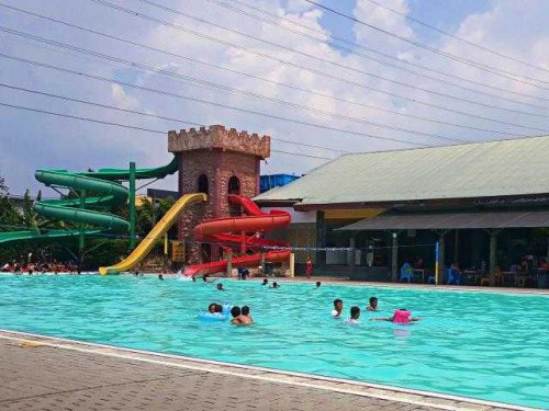 Top 28+ Kolam Renang di Bekasi Terbesar &amp; Terbaik, Waterpark dengan Waterboom Seru!