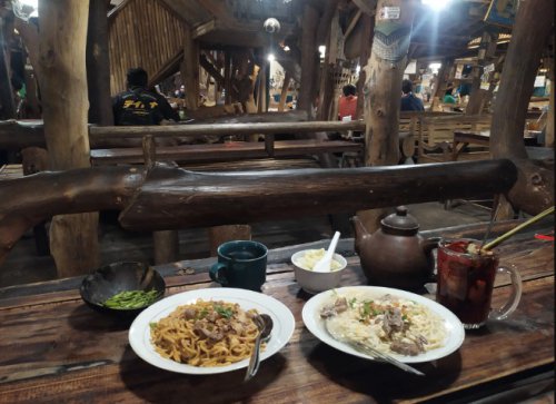 Top 47+ Tempat Wisata Kuliner di Jogja Enak &amp; Legendaris yang Wajib Dicoba!