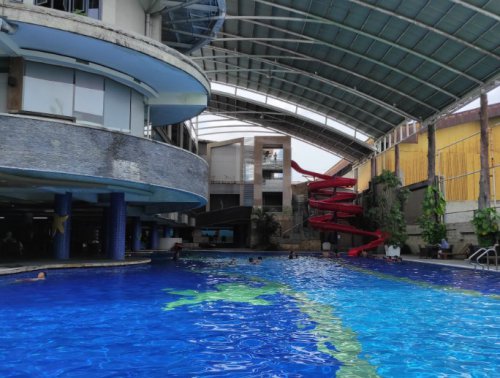 Top 27+ Kolam Renang di Surabaya Terbesar &amp; Terbaik, Waterpark Seru Buat Main Air!