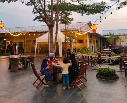 Top 33+ Cafe Tempat Nongkrong di Demak Hits, Coffee Shop buat Hangout!