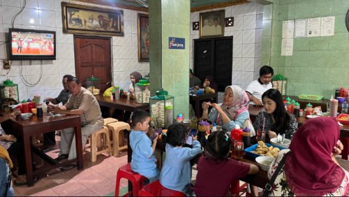 Top 12+ Tempat Makan Bakso di Salatiga yang Paling Enak &amp; Legendaris!