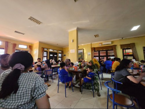 Top 11+ Warung Mie Ayam di Bandung Paling Enak &amp; Legendaris, Wajib Coba!