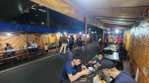 1. Nasi Goreng Kambing Kebon Sirih, 2. Bubur Cikini H.R. Sulaiman, 3. THAMRIN 10 Food &amp; Creative Park, 4. Jajanan Malam Menteng, 5. Martabak Pecenongan 78 Menteng, 6. Street Food Menteng, , 7. Djakarta Street Food, 8. Hiroshima Japanese street food, 9. Sunda Kelapa Street Foods Counter, 10. Kuliner Jalan Sabang, Top 10+ Street Food di Menteng Paling Rekomended & Enak, Kuliner Spesial