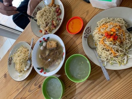 Top 13+ Warung Bakmi Enak di Jelambar yang Legendaris, Dijamin Bikin Ketagihan!