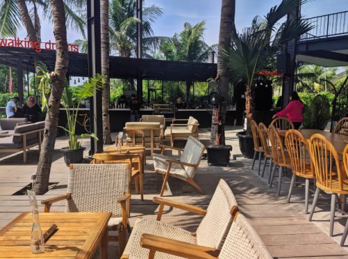 Top 19+ Cafe Outdoor di Jakarta Selatan Paling Cozy, Tempatnya Asri!