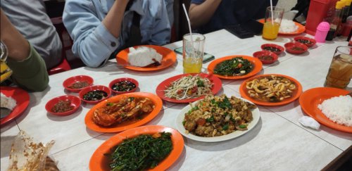 Top 14+ Kuliner Legendaris di Kelapa Gading yang Terkenal Enak Bikin Nagih!