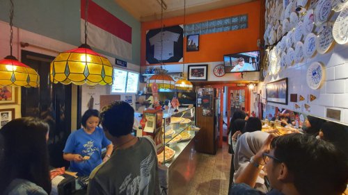 Top 12+ Tempat Makan Pizza di Kemang Paling Enak &amp; Terkenal!
