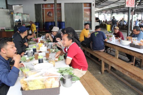 Top 28+ Tempat Makan di Purwakarta Paling Enak, Wisata Kuliner Hits!