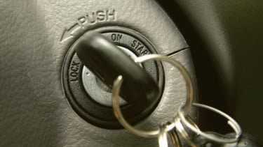 Mesin Mobil Susah Distarter Saat Pagi Hari, Ini Penyebab yang Sering Terjadi