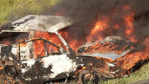 Tragis Mobil di Tangsel Terbakar, Pria Lansia Tewas