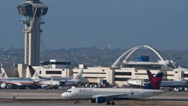 AS Pangkas Jadwal Penerbangan hingga 10 Persen di 40 Bandara Dampak Shutdown