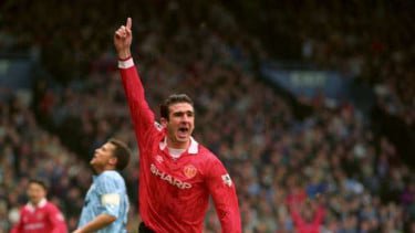 Starting Lineup Terbaik Versi Eric Cantona, Pilihannya Bikin Kaget!