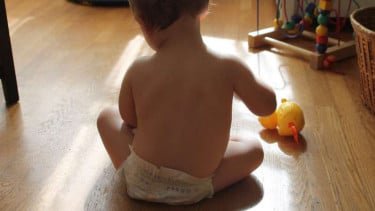 Top 5+ Bahan yang Aman untuk Kulit Bayi Sensitif, Orang Tua Wajib Tahu!