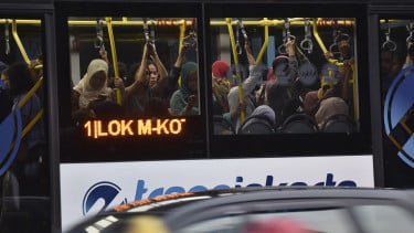 2 Pria yang Kepergok Masturbasi di TransJakarta Ternyata Sudah Janjian saat Pulang Kerja