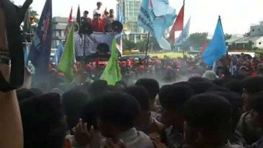 Peringatan Keras Polisi ke Buruh yang Demo di DPR: Nekat Masuk Tol, Ditindak Hukum!
