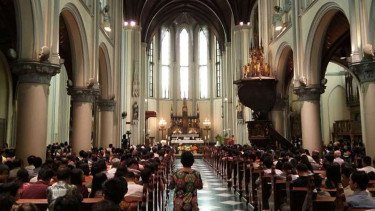Brimob Polda Metro Jaya Kerahkan Unit Khusus Jelang Malam Natal Sterilkan Gereja Katedral