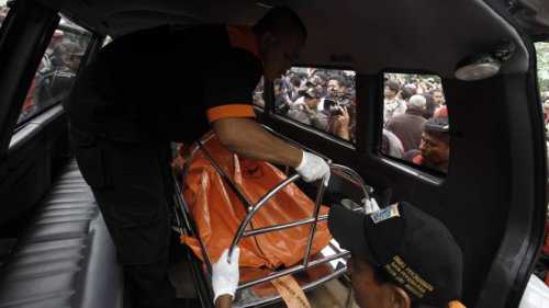 Seorang Pria di Makassar Bunuh Teman Gegara Gelas Miras Tersenggol, Polisi Tangkap Pelaku